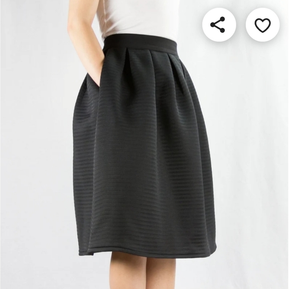 Pocket Passionista Dresses & Skirts - High waisted Black Skirt with Pockets